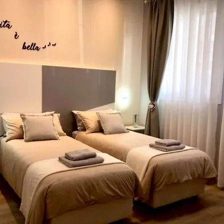 Sweet 2 Guest house *